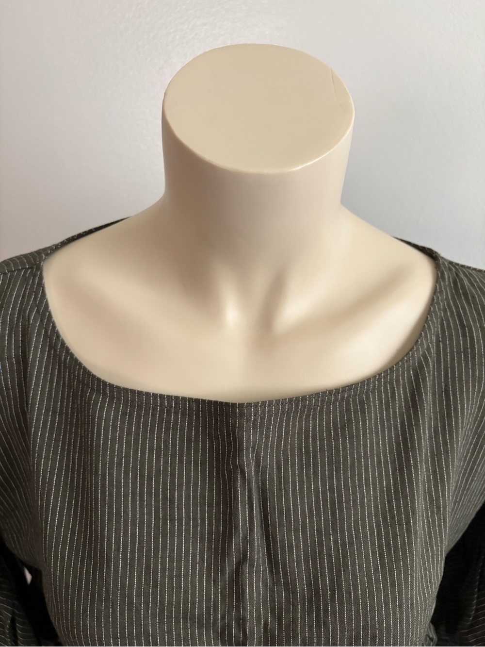 Olivaceous Small Green Ruffle Peplum Tie-Front Ruffle 3/4 Sleeve Blouse - Picture 2 of 10